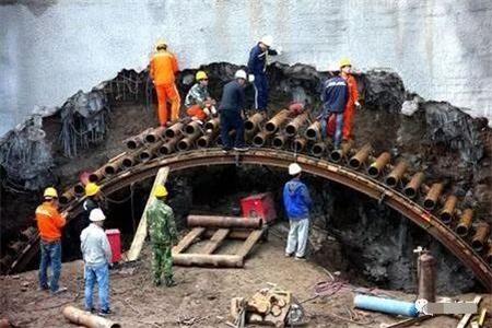 元氏隧道钢花管支护案例